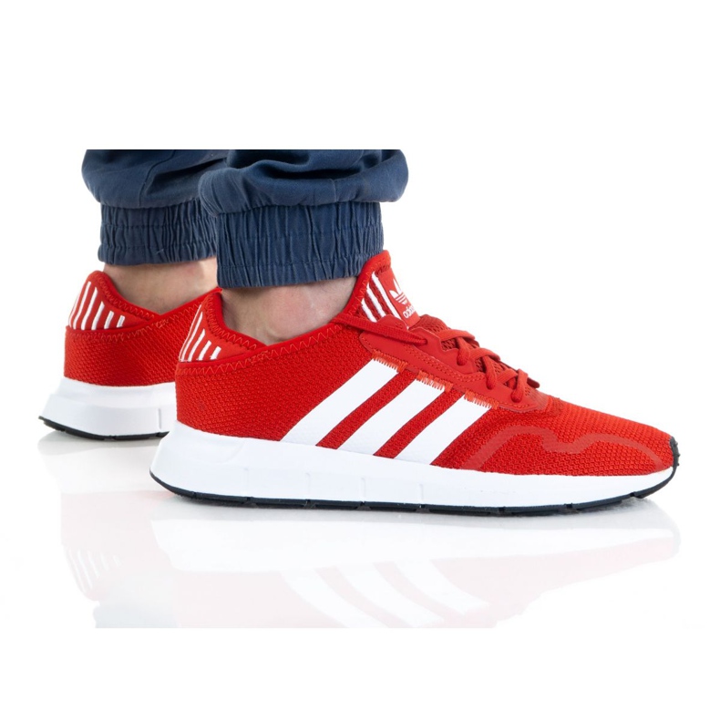 Adidas Swift Run XM FY2113 cipő piros