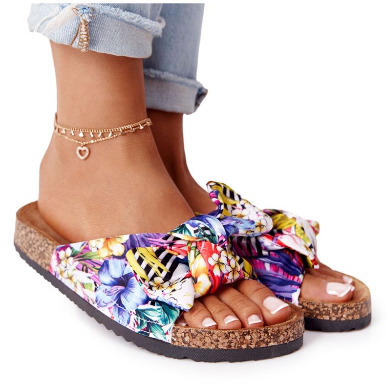 PS1 Papucs fehér parafa talpán Wendy virágokkal sokszínű