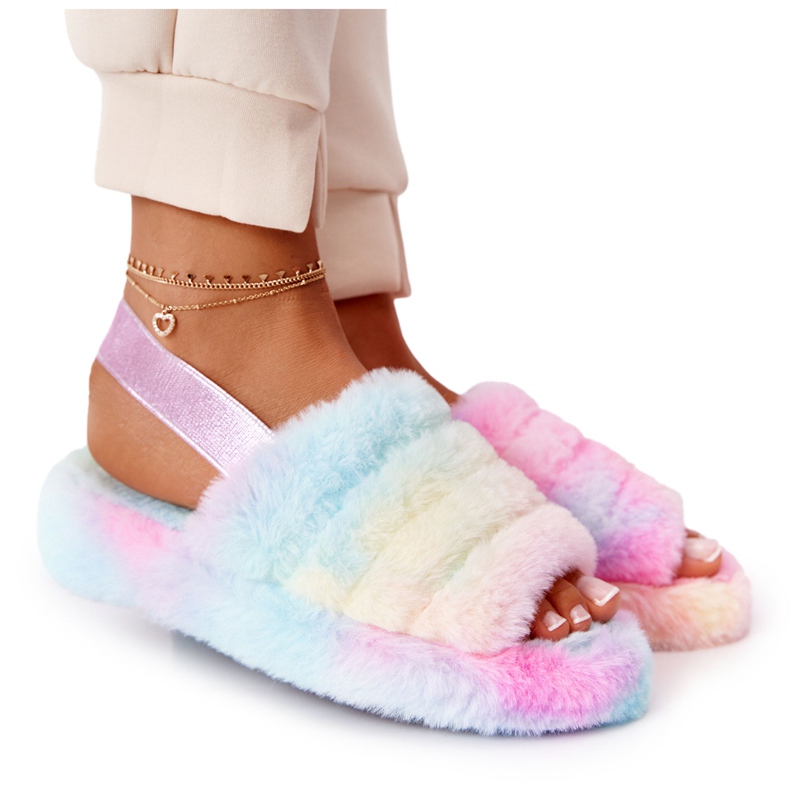 PS1 Szőrös papucs egy színes hópehely platformon sokszínű