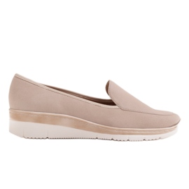 Radoskór Kényelmes, alacsony ékű cipő szélesebb lábhoz bézs