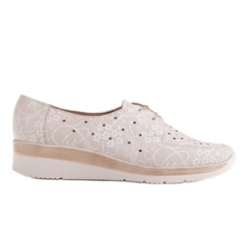 Radoskór Kényelmes, alacsony ékű cipő szélesebb lábhoz bézs