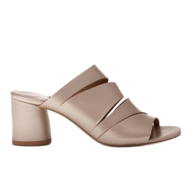 Marco Shoes Női bőr papucs, vágott csíkok aranysárga