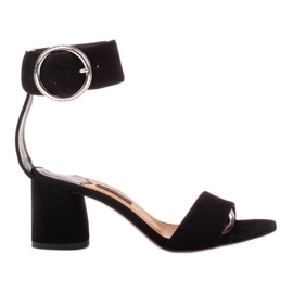 Marco Shoes Női bőr szandál díszcsattal fekete