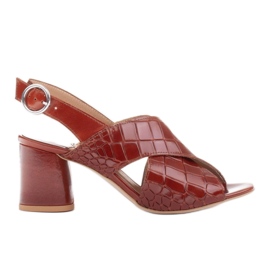 Marco Shoes Női bőr szandál bőrből vágott csíkokkal barna