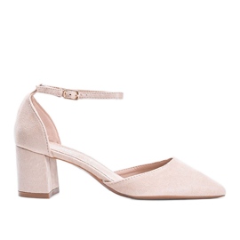 Bézs színű szivattyúk egy alacsony Gemma oszlopon