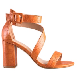 Renda Szandál egy bárban, öko bőrrel narancssárga