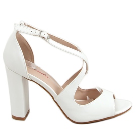 Fehér magas sarkú szandál S-837 Fehér