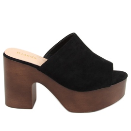 Fekete F8202 Fekete papucs eltömíti