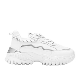 Fehér cipők vastag Desiare talpon