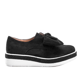 Fekete cipő vastag Sindri talpon