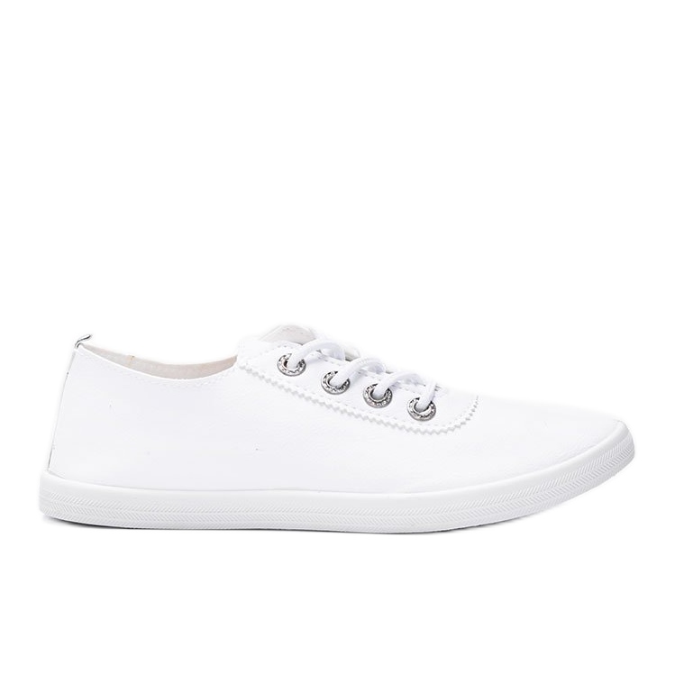 Klasszikus fehér cipők köbös cirkóniákkal a Silisov -tól