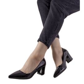 Fekete szivattyúk a Harye oszlopon