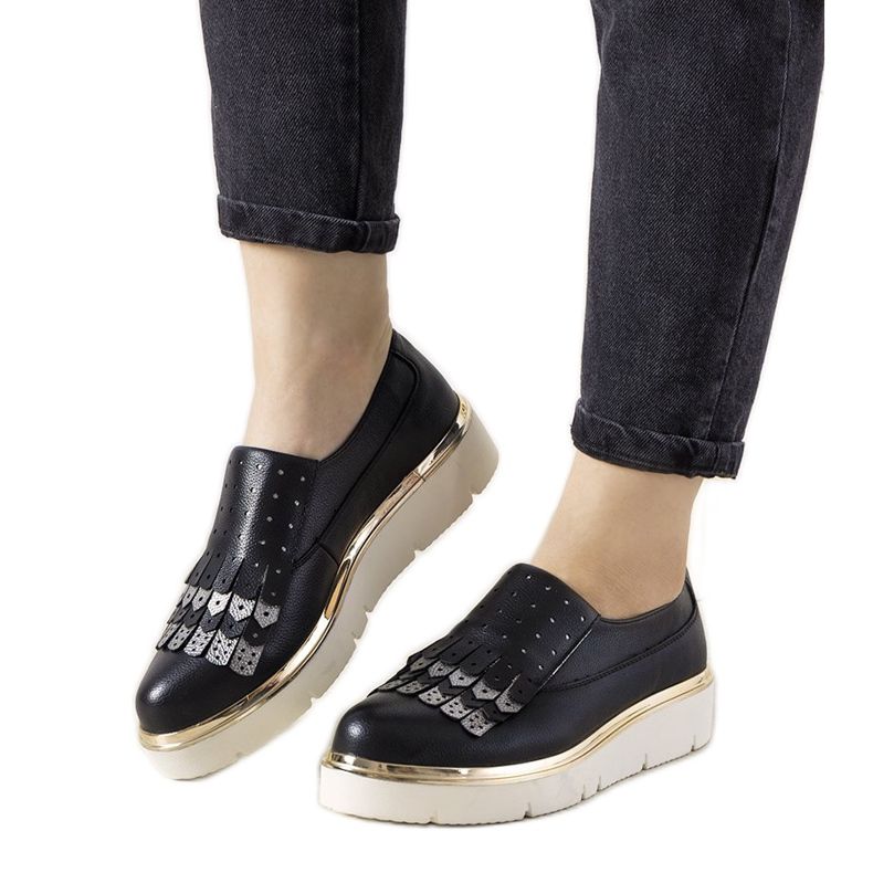 Felcsúsztatható ezüst cipő GF-FD9 csapokkal fekete