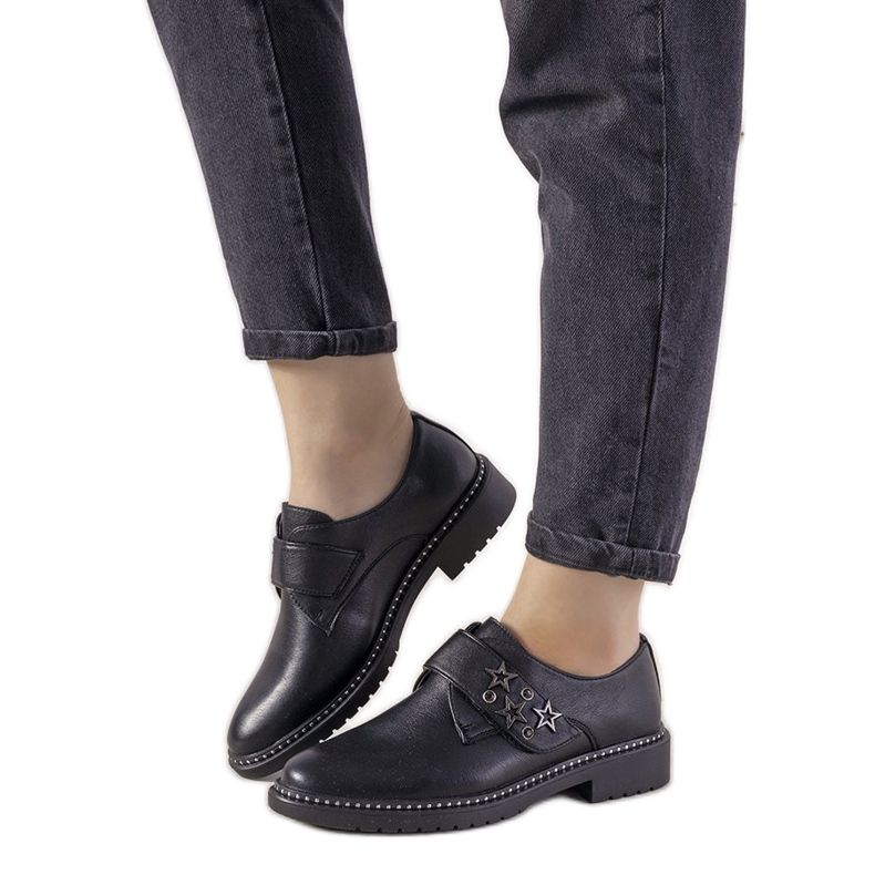 Felcsúsztatható ezüst cipő GF-FD9 csapokkal fekete