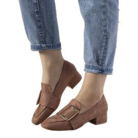 BM Rózsaszín szivattyúk egy oszlopon Next csattal