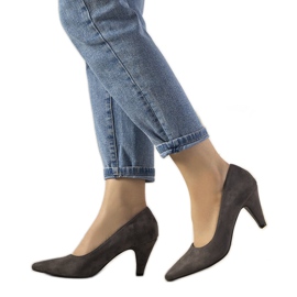 Szürke szivattyúk vastag Greca sarkon Szürke szivattyúk vastag Greca sarkon