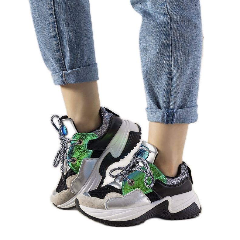 Ezüst cipők magas rugós talppal fekete