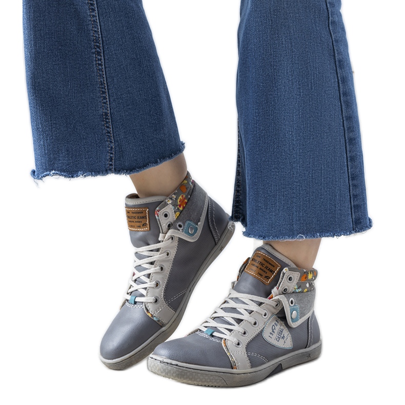 Szürke női bokacipő a Niente -től Szürke női bokacipő a Niente -től