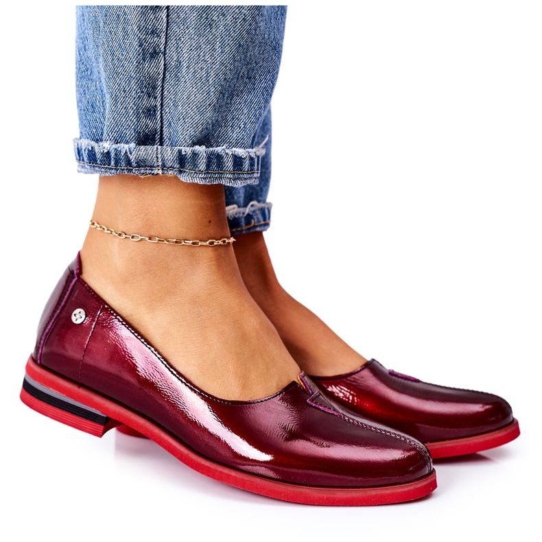 Lakkozott bőrcipők Maciejka 05035-23 Burgundia piros