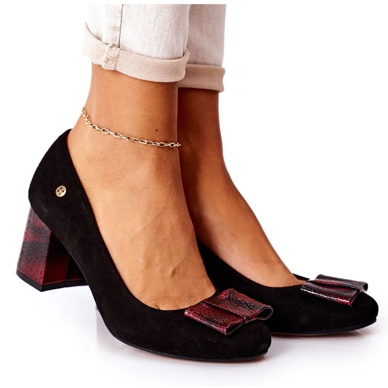 Női szivattyúk Maciejka Suede Black 3356A-20 / 00-1 fekete