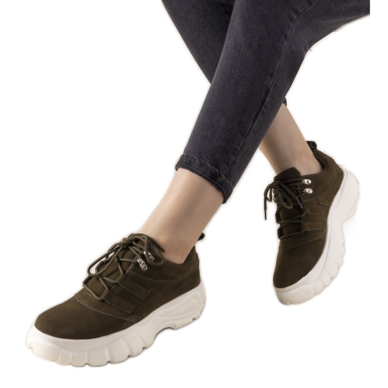 Zöld sportcipők magas Justika talppal