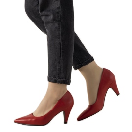 Piros szivattyúk a vastag Day Off sarkán