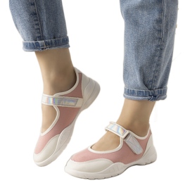 Rózsaszín és fehér edzőcipő holografikus Melania betéttel