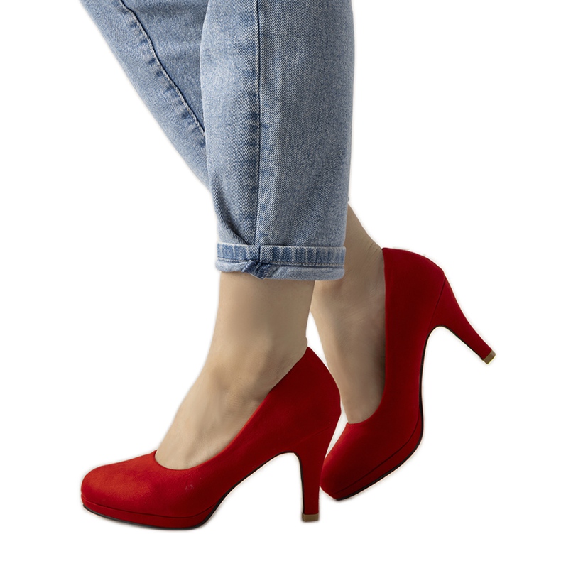 Piros szivattyúk Marino tűsarkún