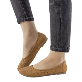 Teve balerinák áttört Andalia mintával barna Teve balerinák áttört Andalia mintával barna