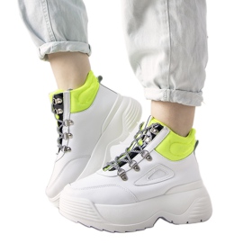 Fehér cipők magas Eloquence talpon