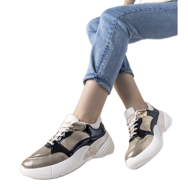 Arany cipők magas talppal Rude fekete