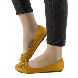 Sárga balerinák Larissa íjjal Sárga balerinák Larissa íjjal