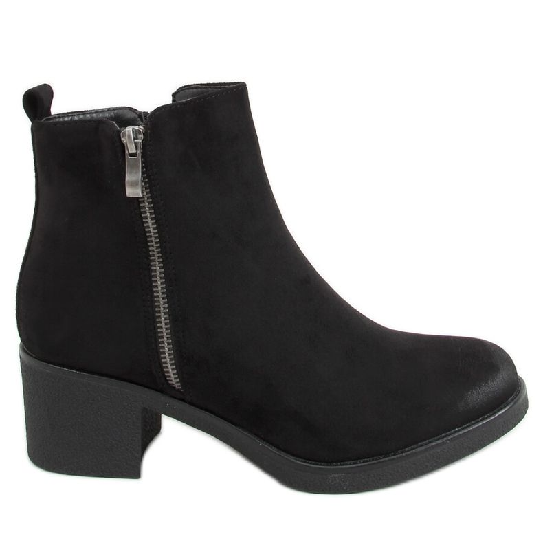 Csizma gumisarkú fekete 8301 Fekete