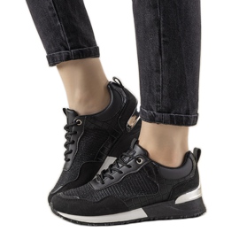 Fekete cipők Zariza krokodil bőr motívummal Fekete cipők Zariza krokodil bőr motívummal