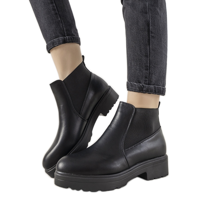 Klasszikus fekete csizma rugalmas Santacruzzal