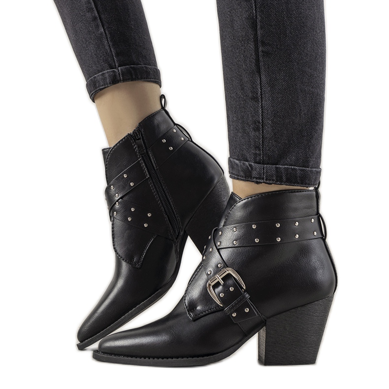 Fekete Jodhpur csizma csatdal és Rubio csapokkal