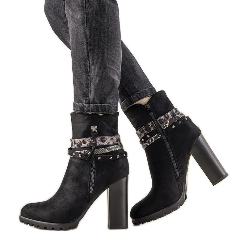 Fekete velúr csizma a poszton nőknek Barella Fekete velúr csizma a poszton nőknek Barella