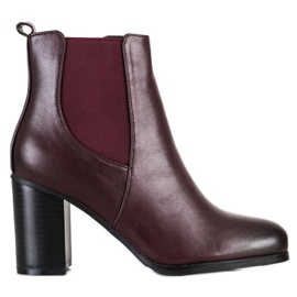 Renda Klasszikus bordó csizma egy poszton Renda Klasszikus bordó csizma egy poszton