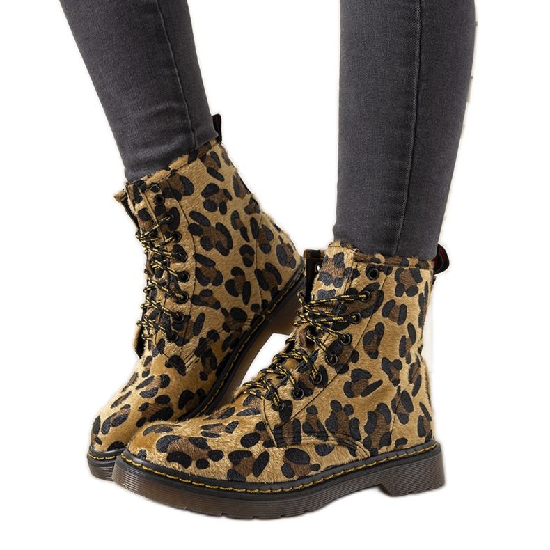 Barna csizma álcázott mintával az Emery -től