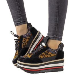 Fekete cipők, magas Debbi talppal barna