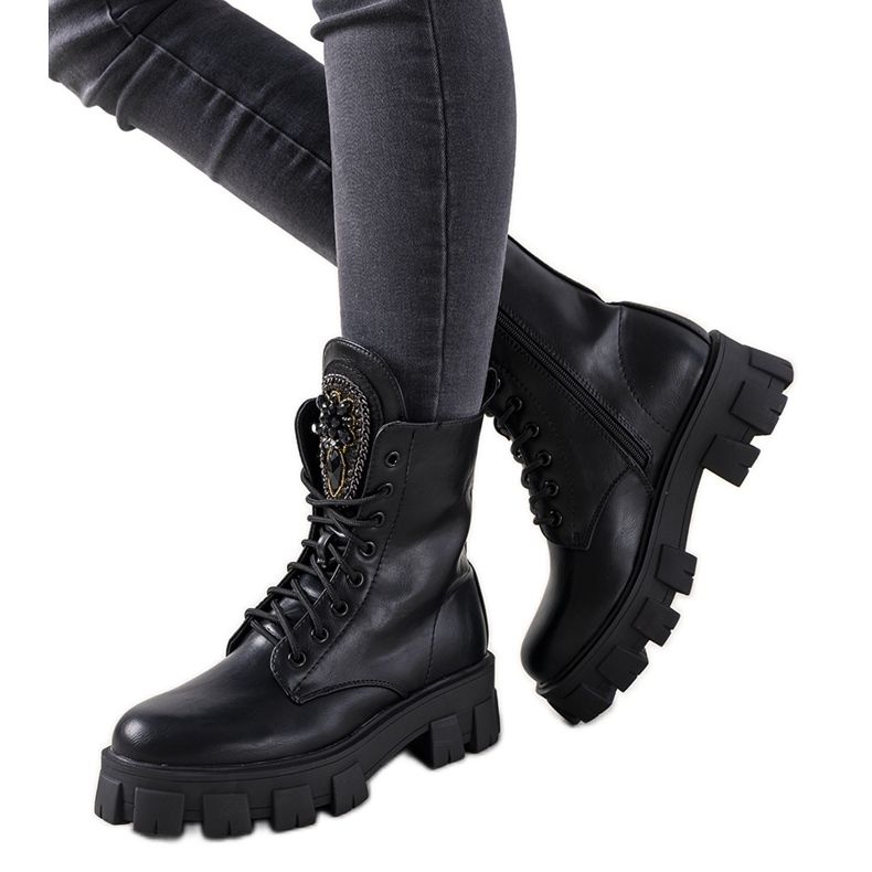 Fekete csapdázók dekoratív roma nyelvvel