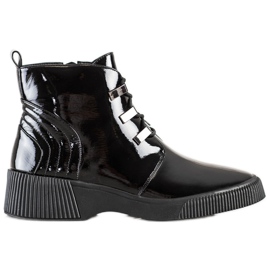 S. BARSKI Lakkozott csizma az S.BARSKI platformon fekete