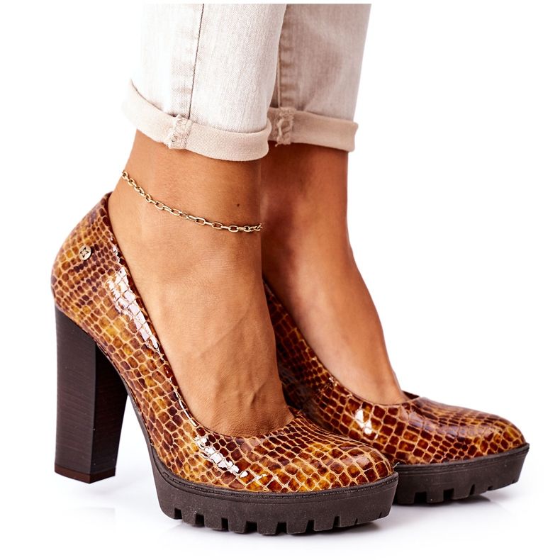 Bőr szivattyúk egy bárban Maciejka 02629-50 Lakkozott érc barna