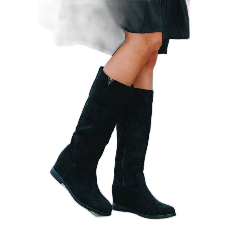 Fekete csizma a fedett Nana -éken