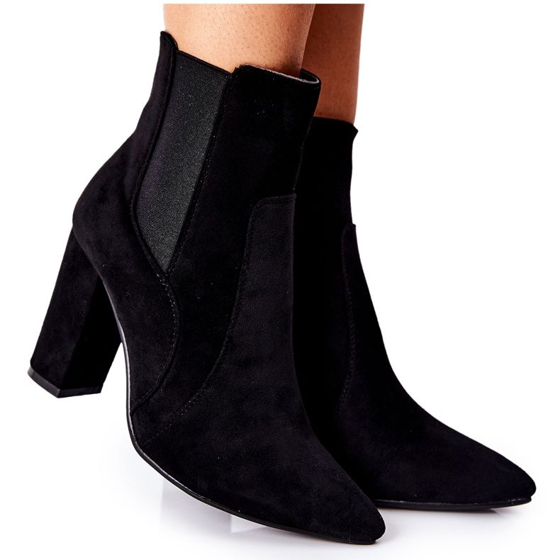 PG1 Női velúr csizma sarkán Fekete Kastren