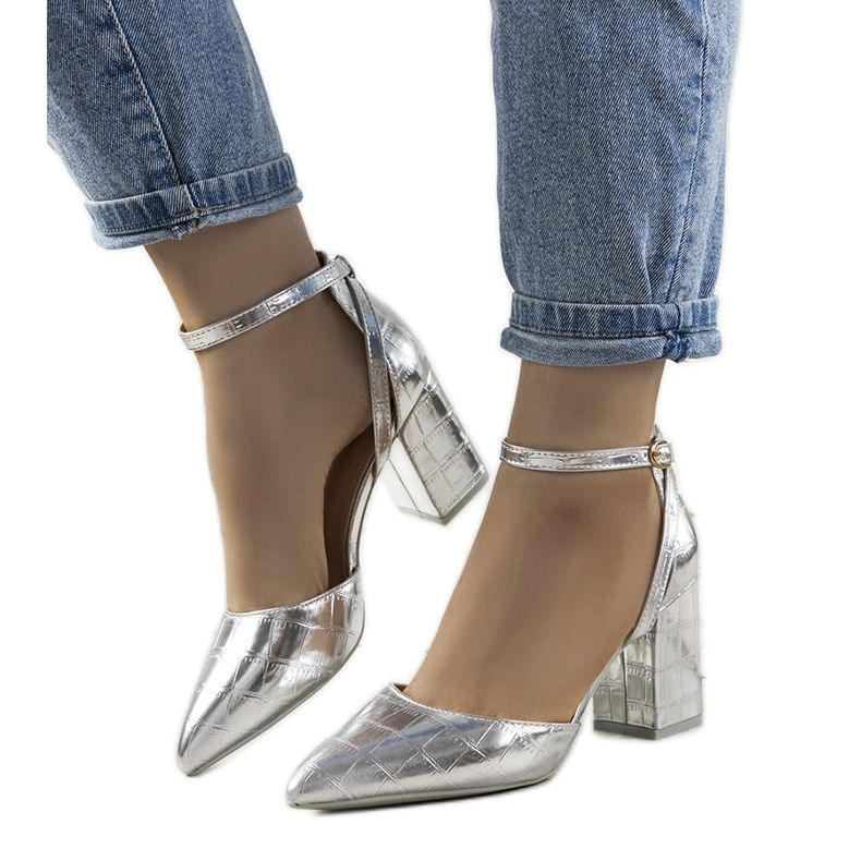 Ezüst szivattyúk a Davies oszlopon Ezüst szivattyúk a Davies oszlopon