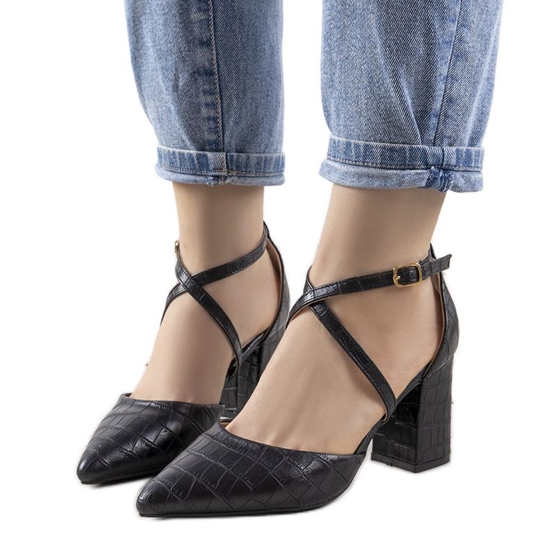 Fekete szivattyúk a Strutt oszlopon