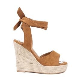 Barna ék szandál a Holiday Time -tól