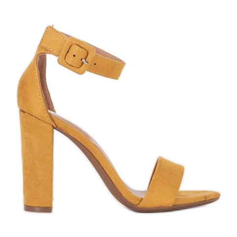 Sárga szandál a Magic Woman poszton