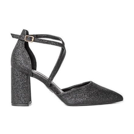 Fekete szivattyúk a Fényes oszlopon